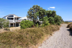 Tuhua Views - Waihi Beach Holiday Home